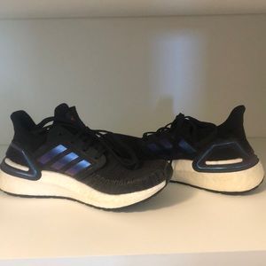 adidas Boys size 3.5 Ultraboost Shoes